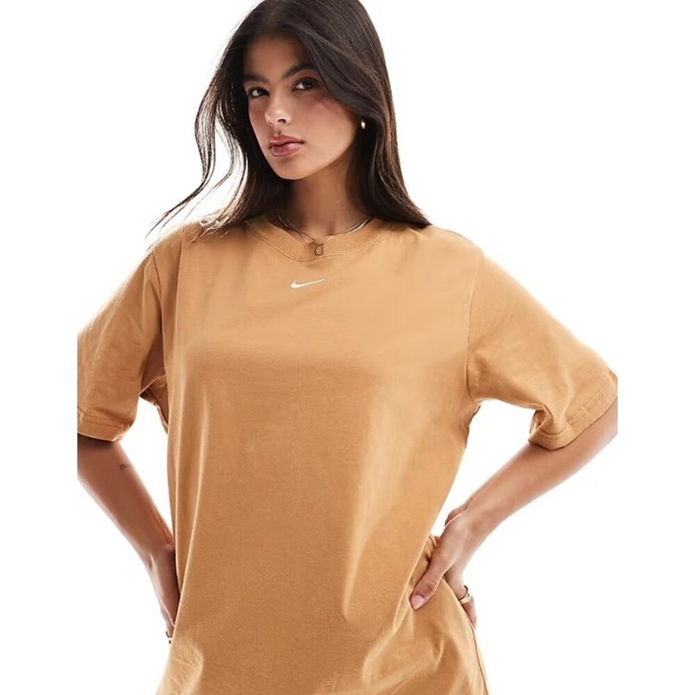 NIKE *Like New* Swoosh Loose Fit 100% Cotton T-Shirt in Tan - Unisex Large